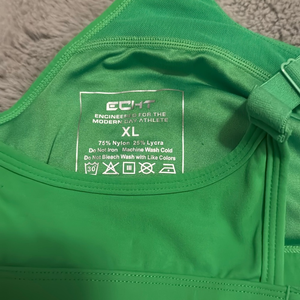 ECHT Kelly Green Sports Bra